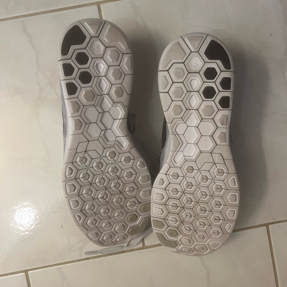 Nike Free Running Barefoot Ride 5.0 Women’s Gray with Black Sneakers - Picture 6 of 9